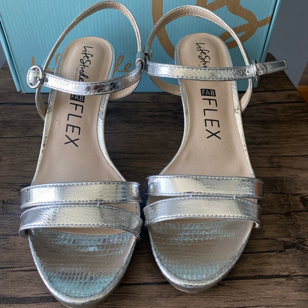 Lifestride Women sandals heel 6w